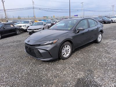 2025 Toyota Camry LE 2.5L Hybrid