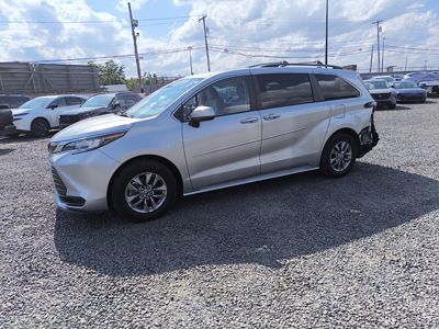 2023 Toyota Sienna LE 2.5L Hybrid
