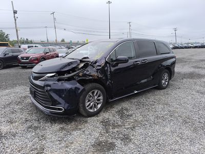 2024 Toyota Sienna XLE 2.5L Hybrid