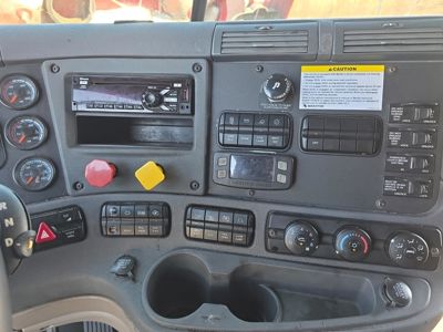 2018 Freightliner Cascadia 125" 6X4 12.8L DD13