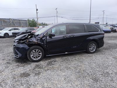 2024 Toyota Sienna XLE 2.5L Hybrid