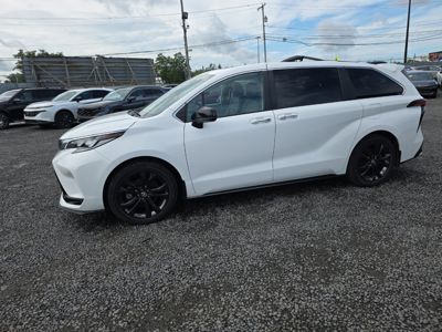 2023 Toyota Sienna XSE 2.5L Hybrid