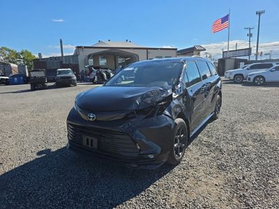 2026 Toyota Sienna Woodland XLE AWD 2.5L Hybrid