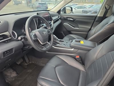 2023 Toyota Highlander XLE AWD 2.4L
