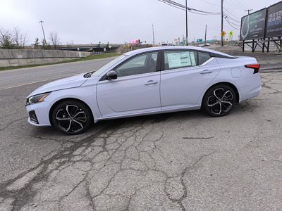 2025 Nissan Altima SR 2.5L