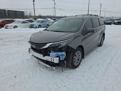 2024 Toyota Sienna XLE AWD 2.5L Hybrid