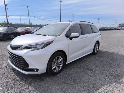 2026 Toyota Sienna XLE AWD 2.5L Hybrid