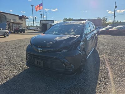 2026 Toyota Sienna Woodland XLE AWD 2.5L Hybrid