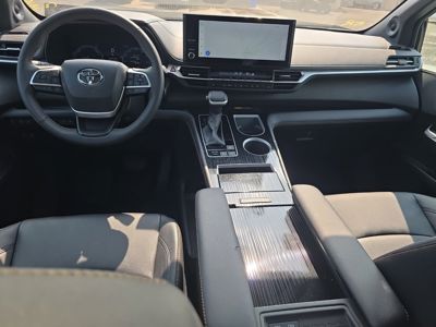 2026 Toyota Sienna Woodland XLE AWD 2.5L Hybrid