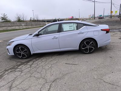 2025 Nissan Altima SR 2.5L