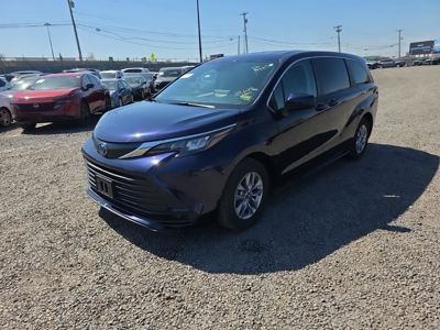 2024 Toyota Sienna LE AWD 2.5L Hybrid