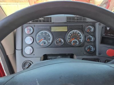 2018 Freightliner Cascadia 125" 6X4 12.8L DD13