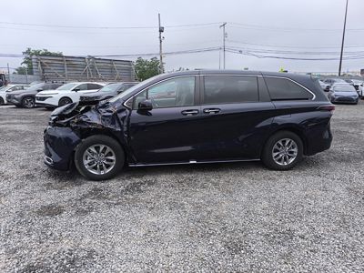 2024 Toyota Sienna XLE 2.5L Hybrid