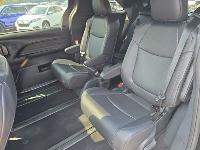 2026 Toyota Sienna Woodland XLE AWD 2.5L Hybrid
