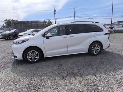 2026 Toyota Sienna XLE AWD 2.5L Hybrid
