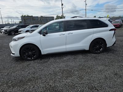 2023 Toyota Sienna XSE 2.5L Hybrid