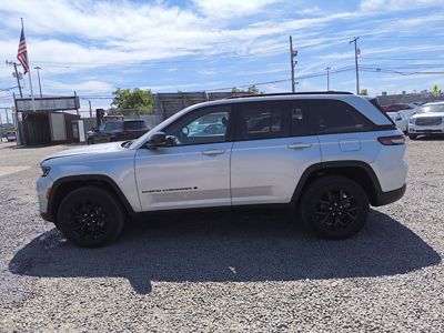 2024 Jeep Grand Cherokee Altitude X 4X4 3.6L