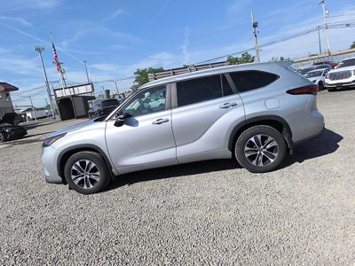 2023 Toyota Highlander XLE 2.4L