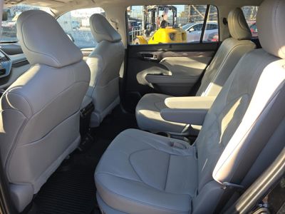 2023 Toyota Highlander Platinum AWD 2.5L Hybrid