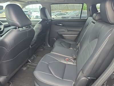 2023 Toyota Highlander XLE AWD 2.4L