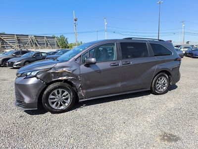 2024 Toyota Sienna LE AWD 2.5L Hybrid