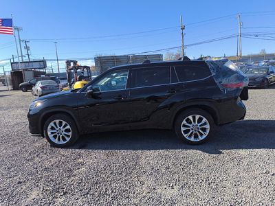 2023 Toyota Highlander Limited 2.5L Hybrid