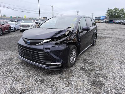 2024 Toyota Sienna XLE 2.5L Hybrid