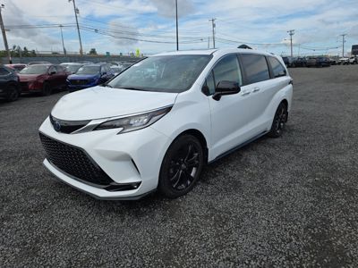 2023 Toyota Sienna XSE 2.5L Hybrid