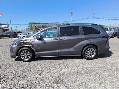 2024 Toyota Sienna LE AWD 2.5L Hybrid
