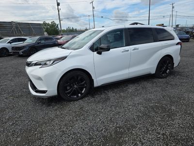2023 Toyota Sienna XSE 2.5L Hybrid