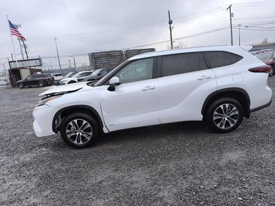 2025 Toyota Highlander XLE AWD 2.5L Hybrid